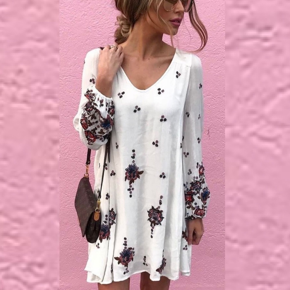 Free People Bell Sleeve Bohemian Dress White Burgundy Embroidered Sz Large Boho - Picture 1 of 16